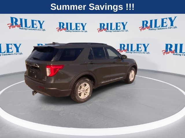 Used 2023 Ford Explorer XLT w/ Equipment Group 202A AWD/4WD image 2