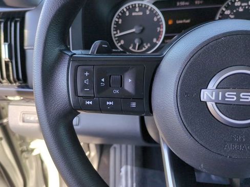 Used 2024 Nissan Pathfinder S FWD image 12