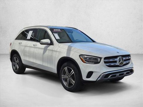 Used 2020 Mercedes-Benz GLC 300 4MATIC image 3