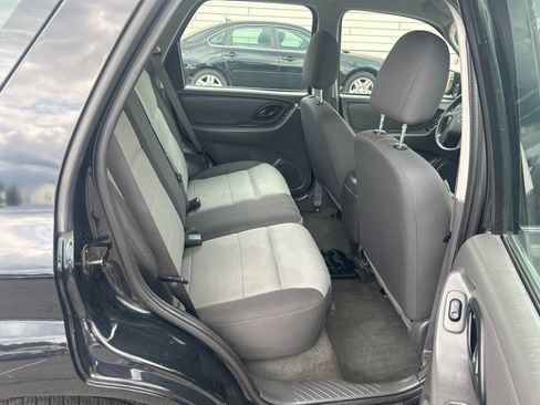 Used 2007 Ford Escape XLS AWD/4WD image 12
