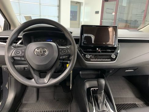 Used 2025 Toyota Corolla LE FWD image 13