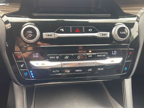 Used 2021 Ford Explorer Limited w/ Hybrid Equipment Group 310A AWD/4WD image 35
