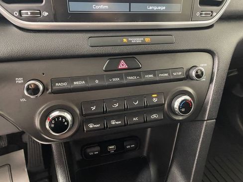 Used 2020 Kia Sportage LX image 8