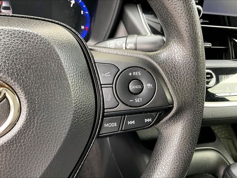 Used 2022 Toyota Corolla LE image 18
