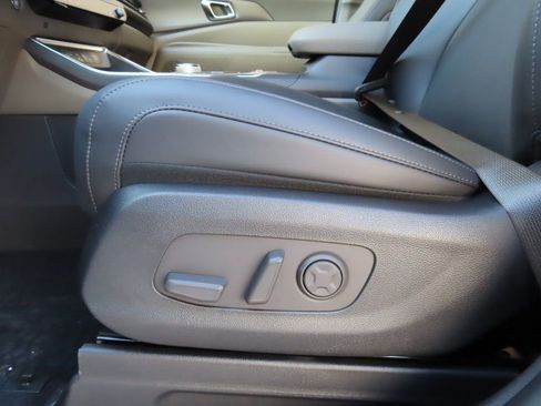 New 2026 Kia Carnival EX image 9