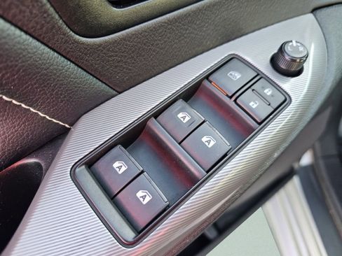 Used 2015 Toyota Sienna SE Premium image 30