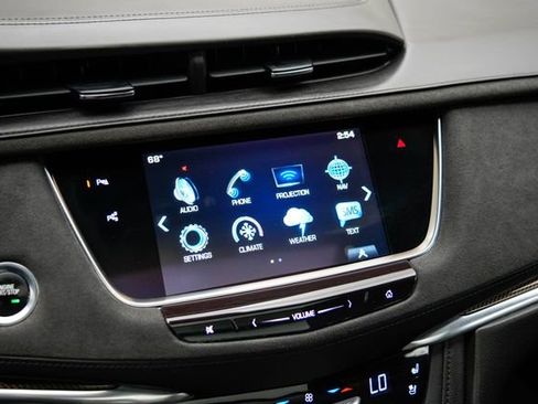 Used 2017 Cadillac XT5 Platinum w/ Driver Assist Package AWD/4WD image 28