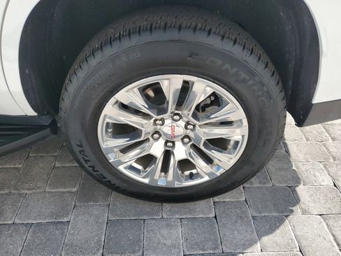 Used 2025 GMC Yukon Denali image 6