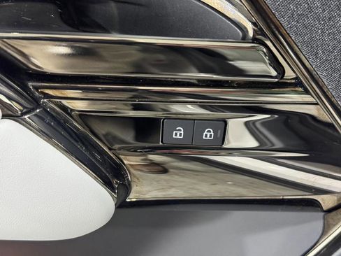 Used 2024 Land Rover Range Rover Sport SE image 27