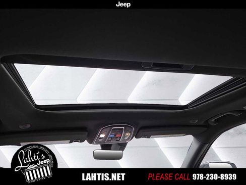 New 2026 Jeep Grand Cherokee Altitude image 14