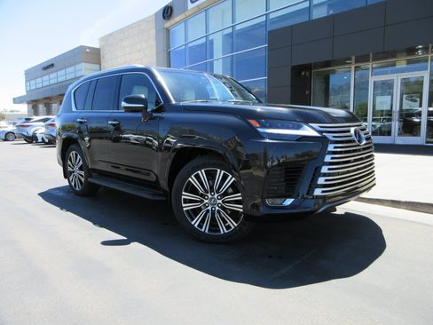 New 2026 Lexus LX 700h Luxury AWD/4WD image 13