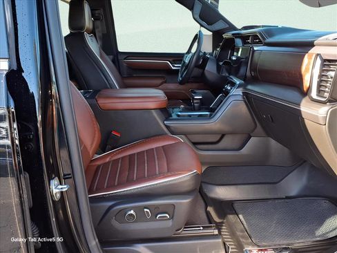 Used 2023 GMC Sierra 1500 Denali Ultimate image 9