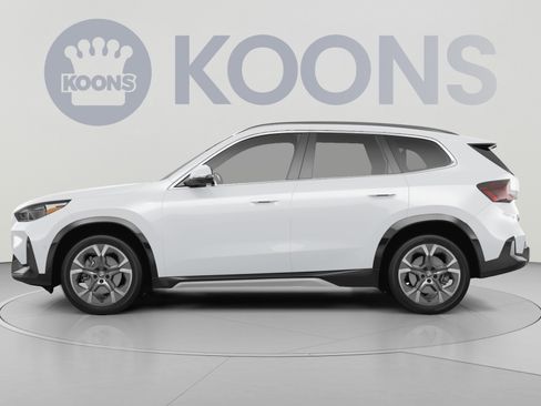 Used 2025 BMW X1 xDrive28i w/ Convenience Package AWD/4WD image 2