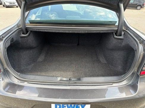 Used 2023 Dodge Charger SXT RWD image 16