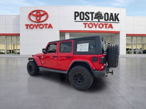 Used 2019 Jeep Wrangler Unlimited Sahara AWD/4WD image 6