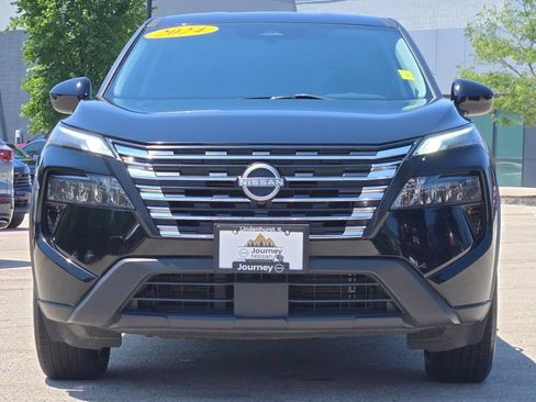 Used 2024 Nissan Rogue SV AWD/4WD image 3