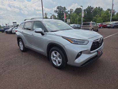 Used 2023 Toyota Highlander LE