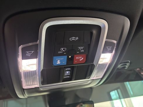 Used 2025 RAM 1500 Big Horn AWD/4WD image 30
