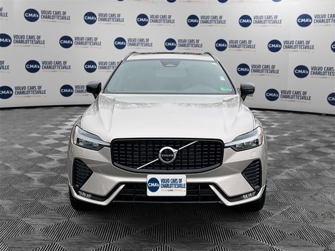 Certified 2023 Volvo XC60 B5 Plus w/ Climate Package image 8