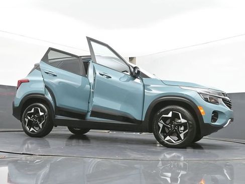 Used 2025 Kia Seltos S image 49