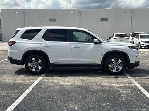 Used 2025 Honda Pilot EX-L image 4