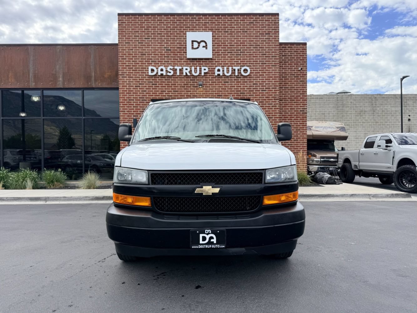 Used 2023 Chevrolet Express 2500 w/ Driver Convenience Package RWD image 2