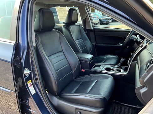 Used 2015 Toyota Camry XLE w/ Moonroof Package FWD image 7