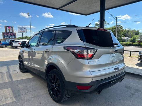 Used 2017 Ford Escape Titanium FWD image 6
