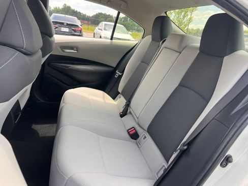 Used 2021 Toyota Corolla LE w/ LE Convenience Package FWD image 19