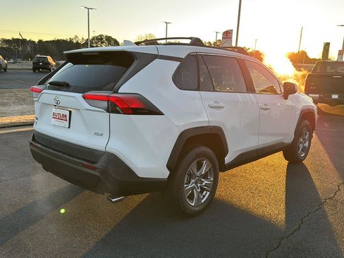 Used 2025 Toyota RAV4 XLE image 5
