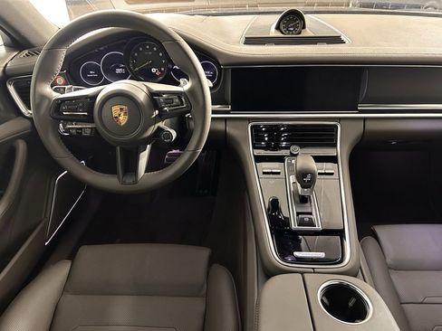 Certified 2022 Porsche Panamera 4 Platinum Edition image 22