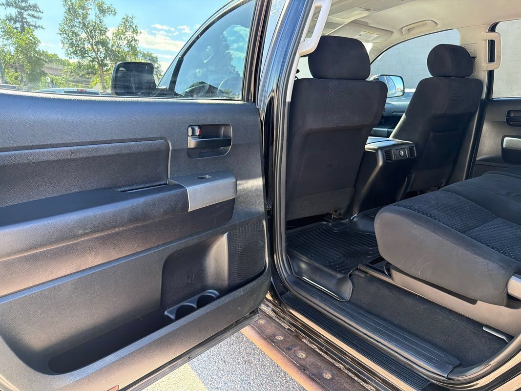 Used 2011 Toyota Tundra 4x4 CrewMax image 12