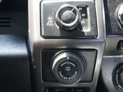 Used 2017 Ford F150 XLT w/ Equipment Group 302A Luxury AWD/4WD image 22