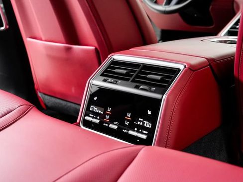 Certified 2023 Porsche Panamera 4 Platinum Edition AWD/4WD image 28