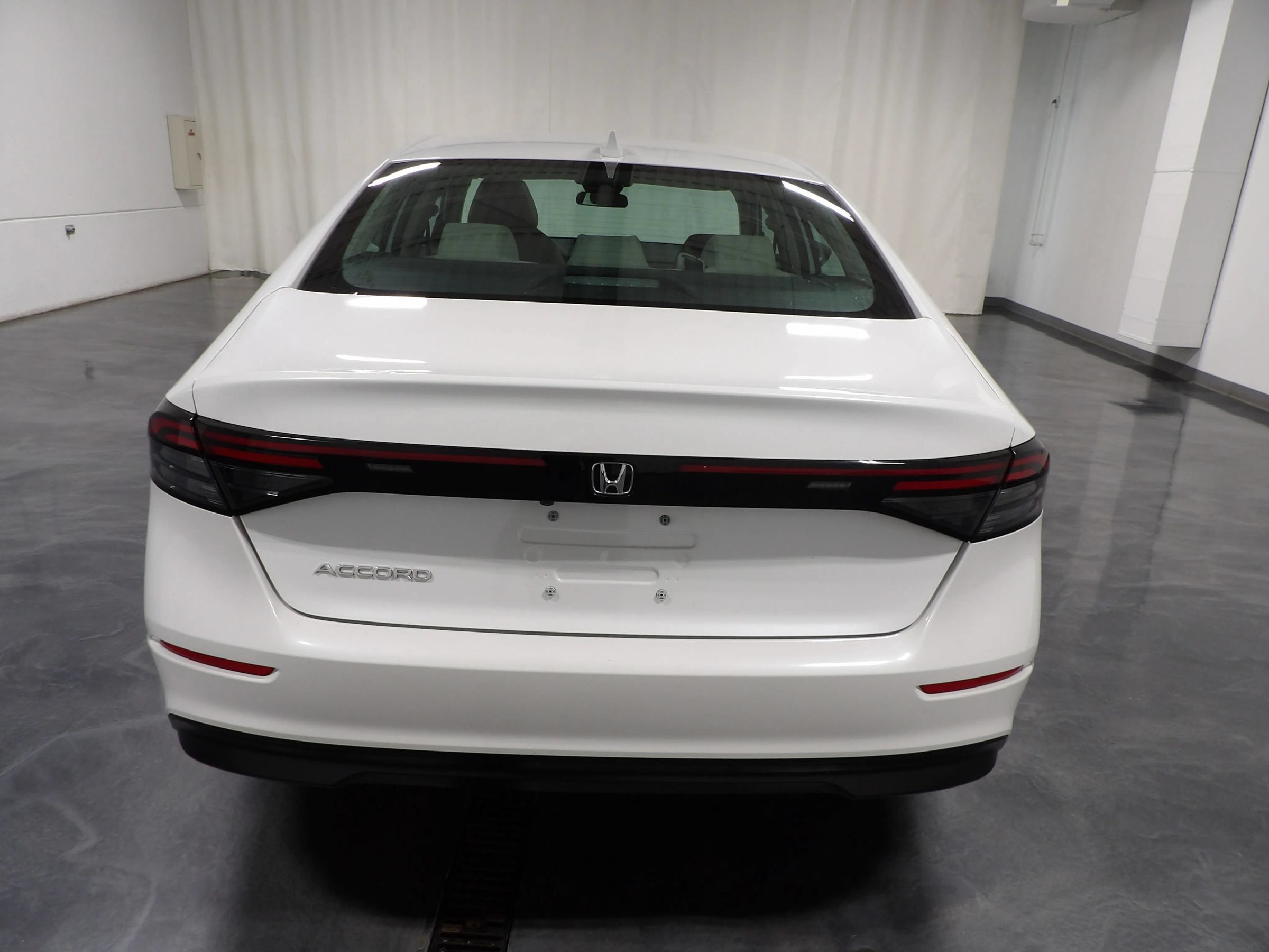 Used 2023 Honda Accord EX image 7