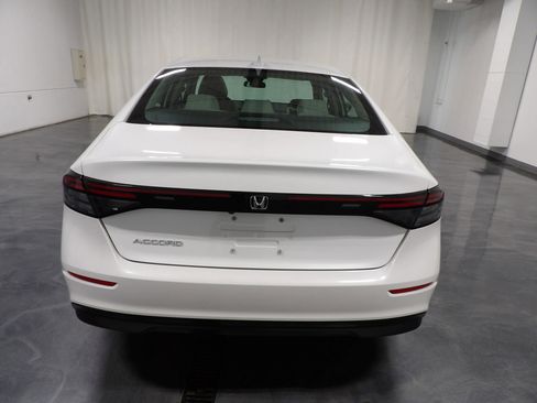 Used 2023 Honda Accord EX image 7