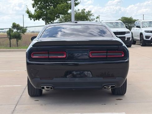 Used 2020 Dodge Challenger SXT w/ Blacktop Package image 8