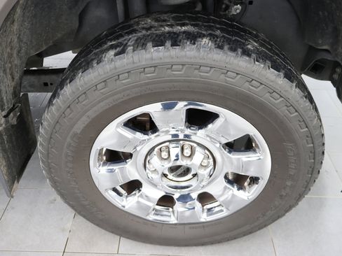 Used 2023 Ford F350 Lariat w/ Chrome Package image 3