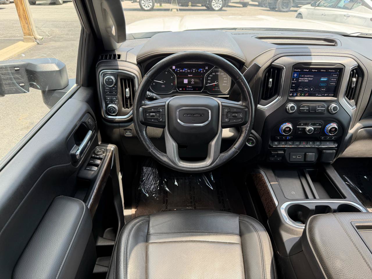 Used 2022 GMC Sierra 3500 Denali w/ Denali Ultimate Package AWD/4WD image 18