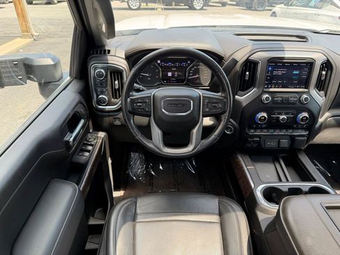 Used 2022 GMC Sierra 3500 Denali w/ Denali Ultimate Package AWD/4WD image 18