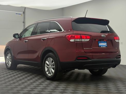 Used 2017 Kia Sorento FWD image 9
