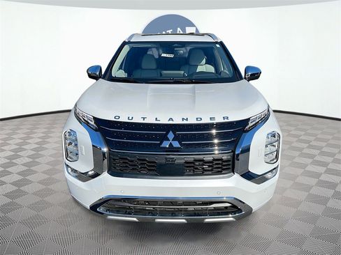 New 2025 Mitsubishi Outlander SEL image 2