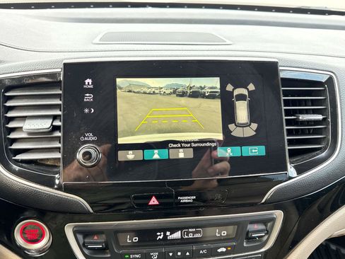 Used 2021 Honda Pilot Touring image 25