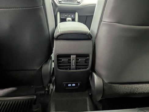 Used 2024 Toyota Corolla Cross XSE image 19