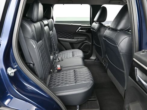 Used 2024 Mitsubishi Outlander SEL image 40