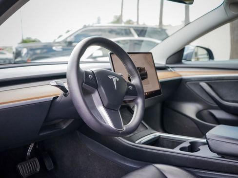 Used 2023 Tesla Model 3 Standard Range RWD image 7