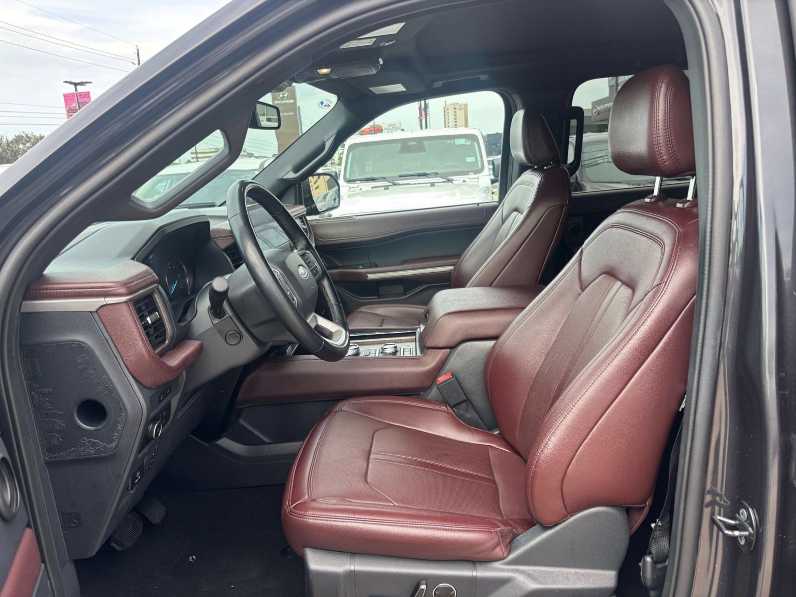 Used 2024 Ford Expedition Limited AWD/4WD image 29