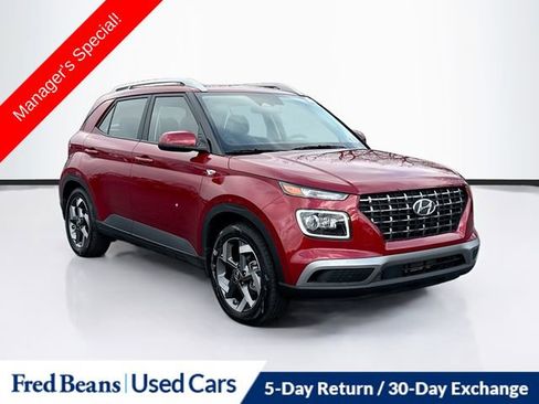 Used 2025 Hyundai Venue Limited image 1