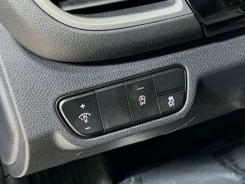 Certified 2025 Kia Seltos S image 10