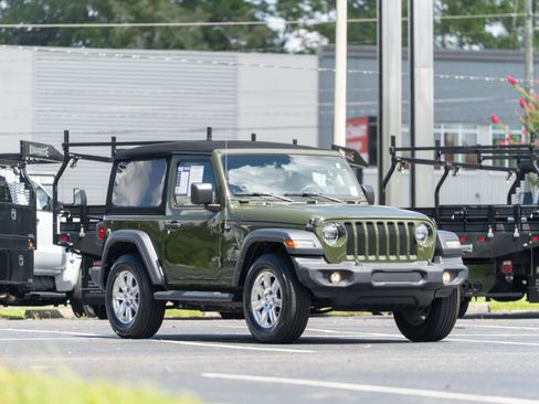 Used 2023 Jeep Wrangler Sport AWD/4WD image 36